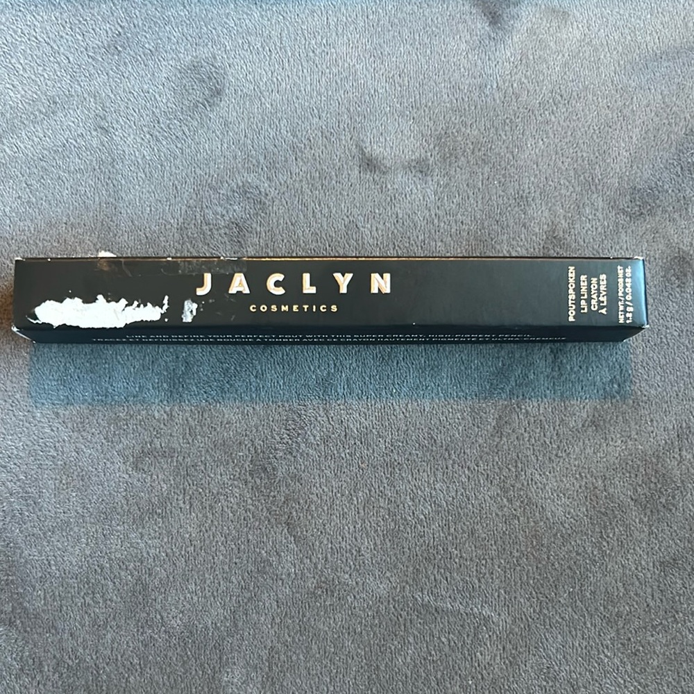 Jaclyn NEW Poutspoken Lip Liner Crayon NO RULES .042 Oz / 1.2 g